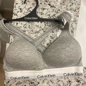 Calvin Klein sports bra padded size medium- small